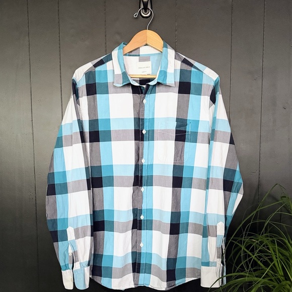 American Eagle Blue and White Plaid Men’s Button up - Picture 3 of 5
